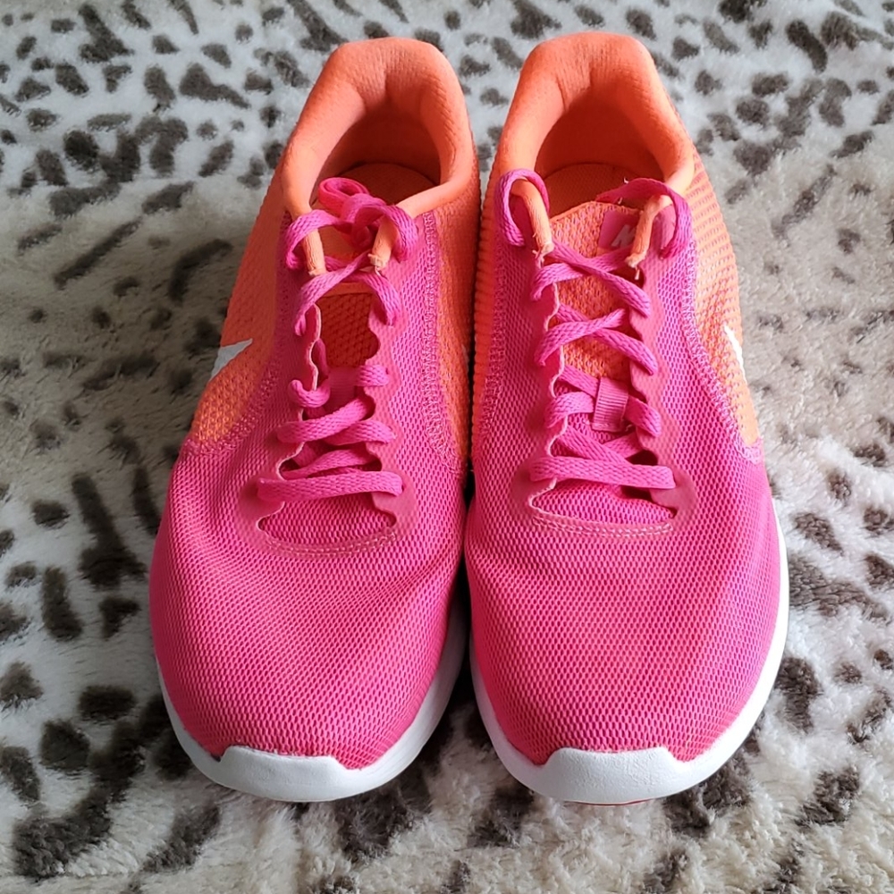 Nike Revolution 3